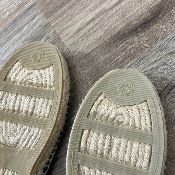 Diegos Navy Blue White Stitching Espadrilles NWT - Picture 4 of 4